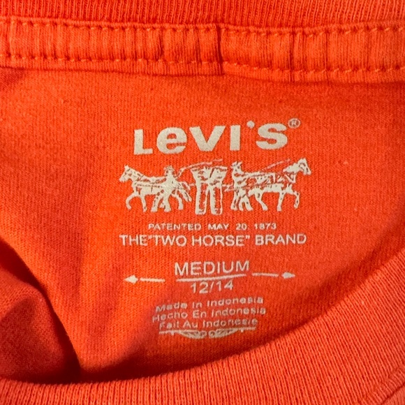 Vintage Levi’s Graphic T Shirt - Picture 7 of 7